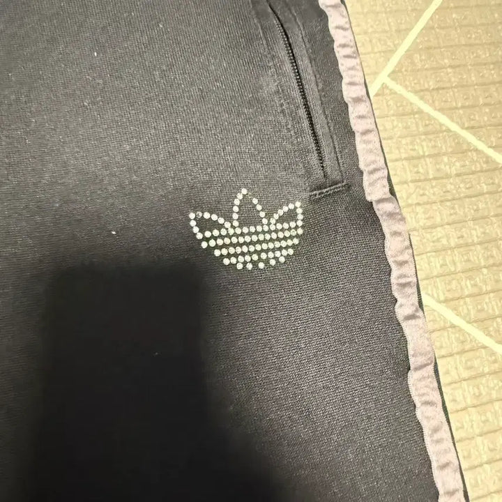 [BUNJANG] Adidas Logo Cubic Training Pants / 아디다스 로고 큐빅 트레이닝 팬츠 / 26~30인치