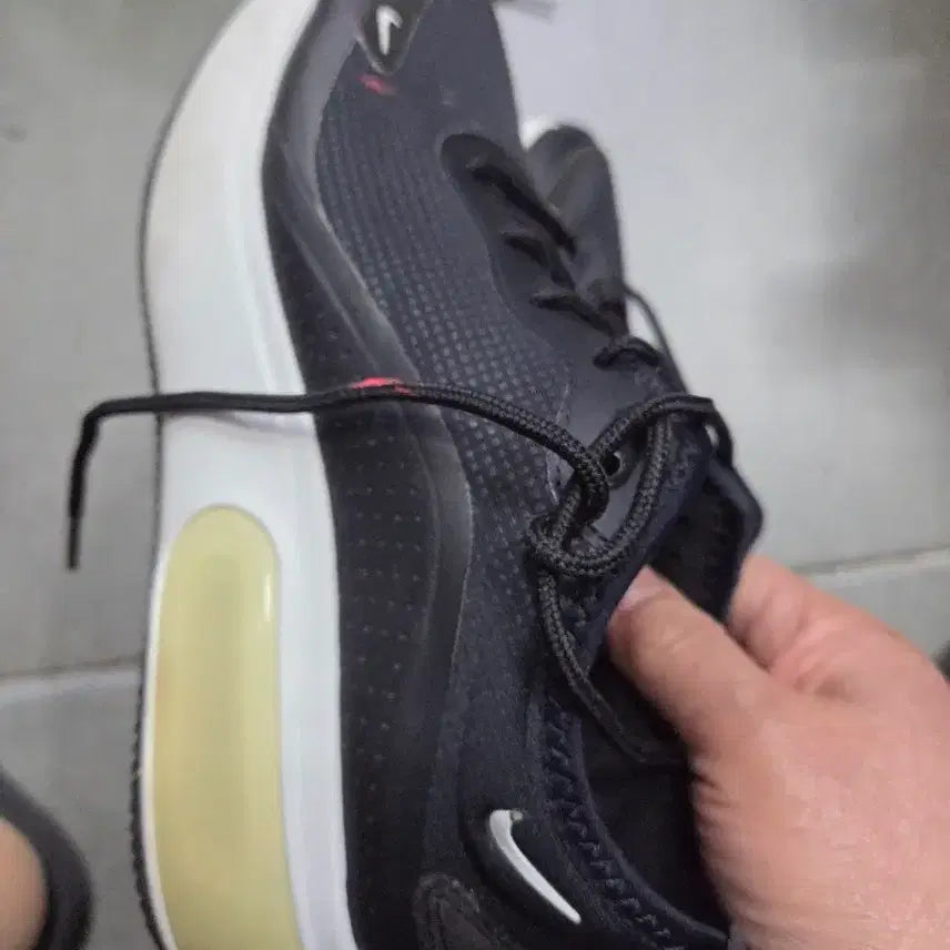 [BUNJANG] Nike Air Max Black and White Sneakers (235) / 나이키 에어맥스 검흰 운동화235
