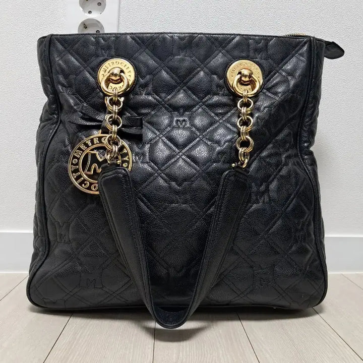 [BUNJANG] Metrocity Quilted Black Tote Bag / 메트로시티 퀼팅 블랙 토트백