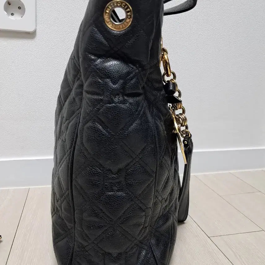 [BUNJANG] Metrocity Quilted Black Tote Bag / 메트로시티 퀼팅 블랙 토트백