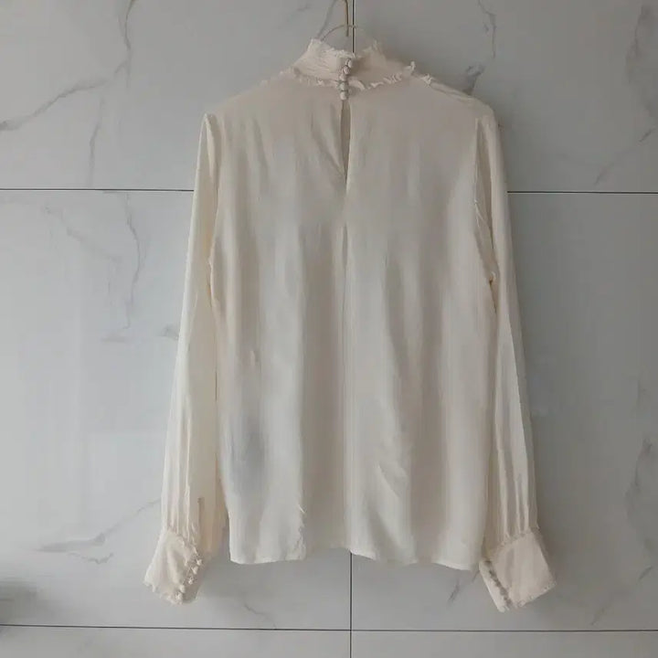 [SOLD OUT] 더 쿠플스 하이넥 실크 블라우스