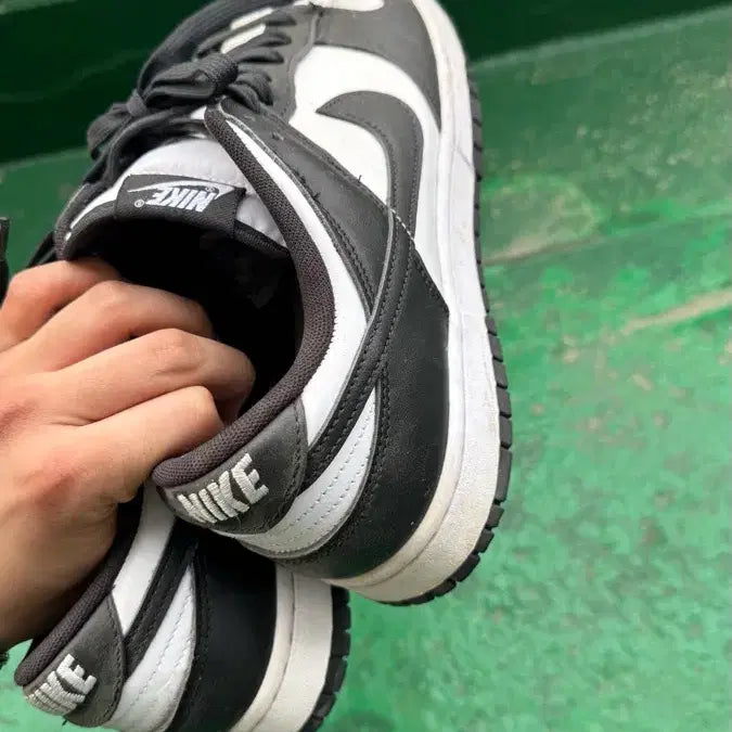 [BUNJANG] Nike Dunk Low Panda 280 Sneakers / 나이키 덩크로우 범고래 280