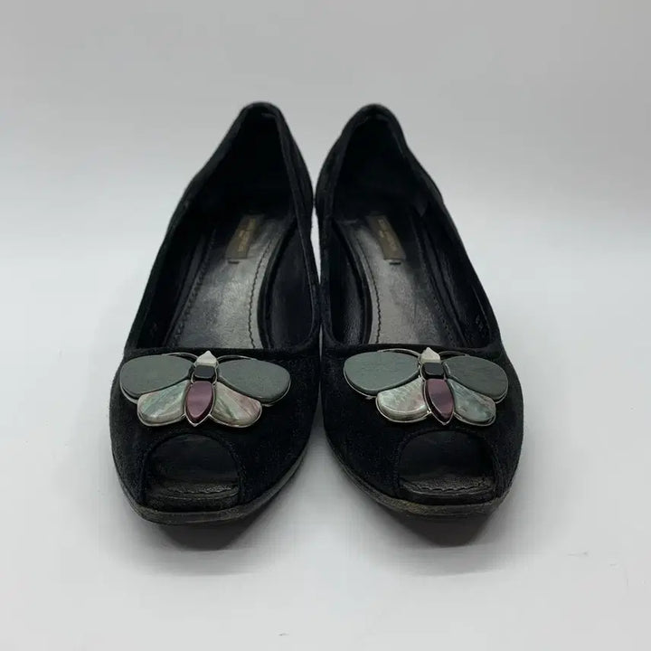 [SOLD OUT] 267000997 루이비통 블랙 스웨이드 나비 힐 36.5사이즈