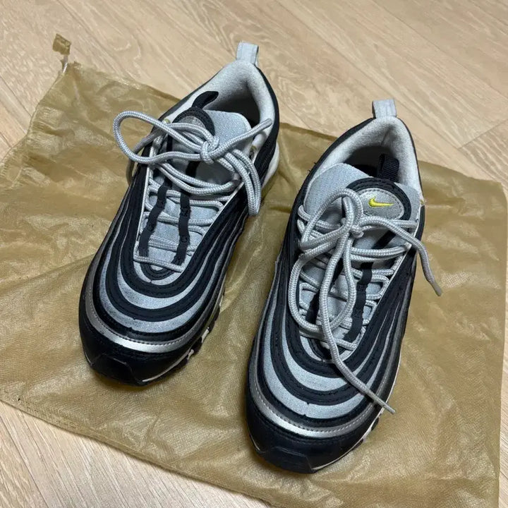 [SOLD OUT] 나이키 에어맥스 97 블랙 아마릴로 실버