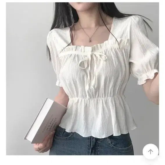 [SOLD OUT] 화이트 스퀘어넥 블라우스