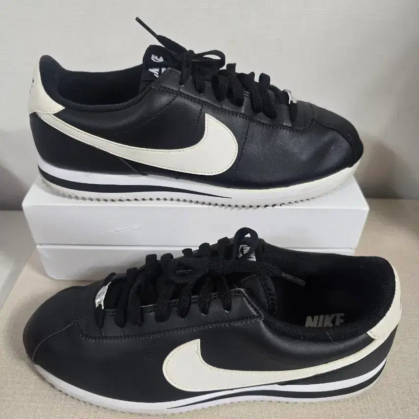 [BUNJANG] Nike Cortez Black/White Sneakers / 나이키 코르테즈 블랙/화이트 운동화
