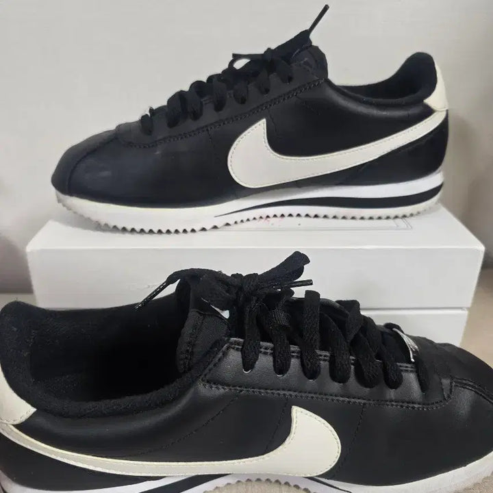 [BUNJANG] Nike Cortez Black/White Sneakers / 나이키 코르테즈 블랙/화이트 운동화