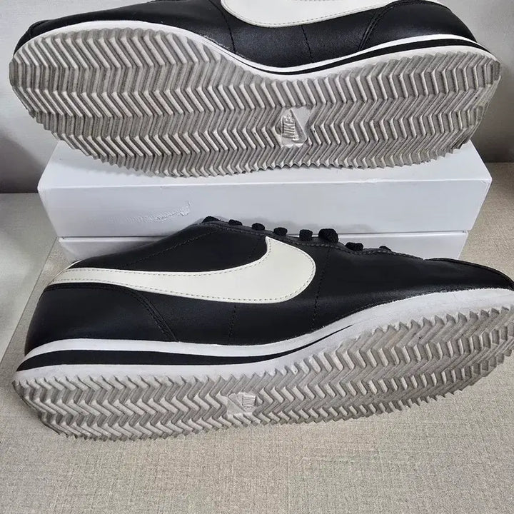 [BUNJANG] Nike Cortez Black/White Sneakers / 나이키 코르테즈 블랙/화이트 운동화