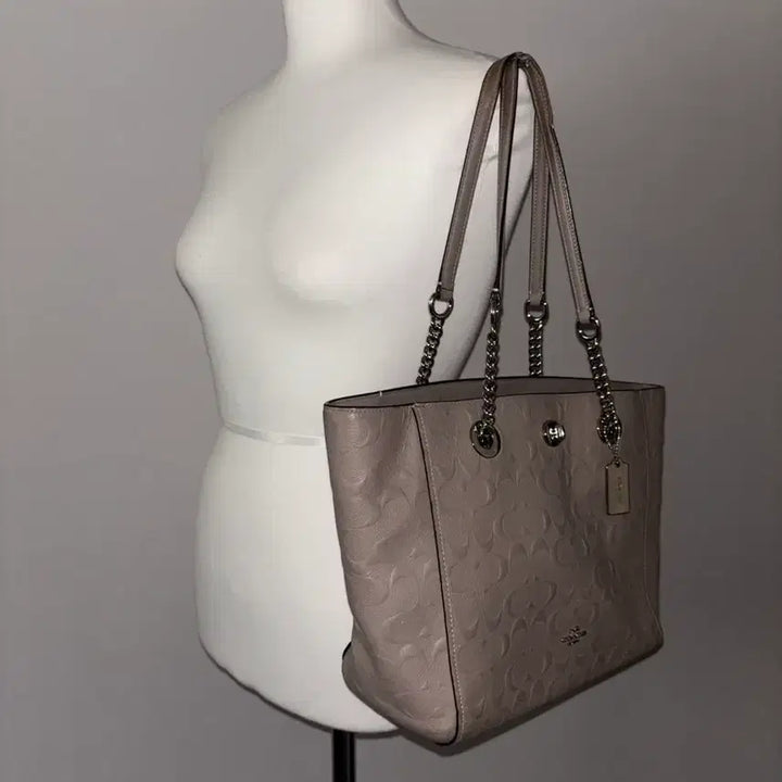 [BUNJANG] Coach Ivory Gray Shoulder Bag / Coach Ivory Gray shoulder bag