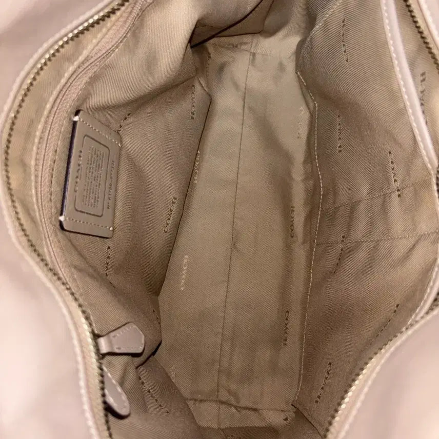 [BUNJANG] Coach Ivory Gray Shoulder Bag / Coach Ivory Gray shoulder bag
