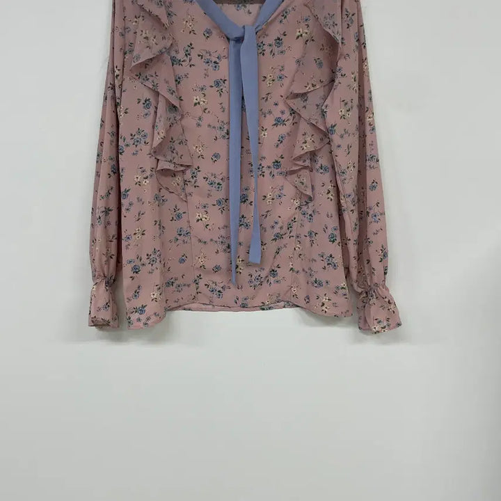 [BUNJANG] RICH.N Frill Tie Blouse / RICH.N 프릴 타이 블라우스