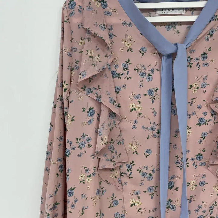 [BUNJANG] RICH.N Frill Tie Blouse / RICH.N 프릴 타이 블라우스
