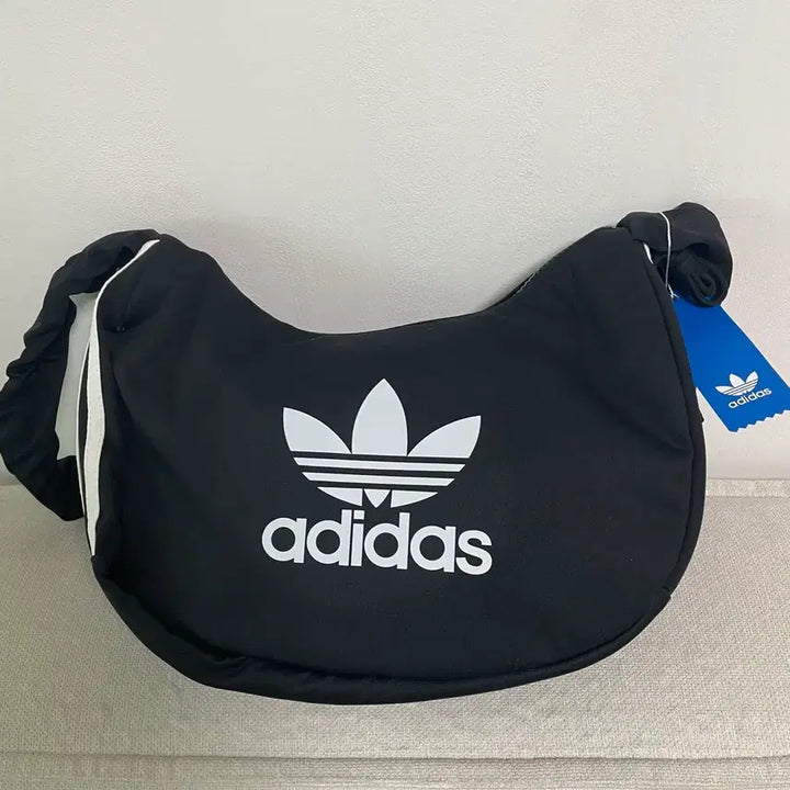 [SOLD OUT] 아디다스 블랙 숄더백 adidas black bag