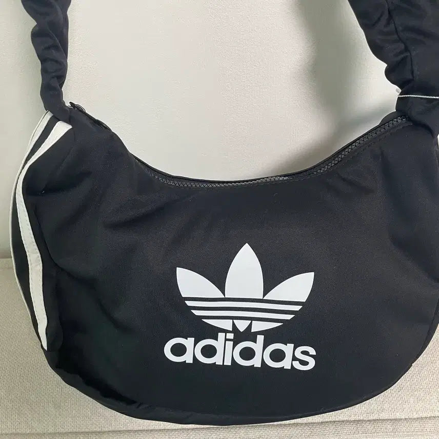 [SOLD OUT] 아디다스 블랙 숄더백 adidas black bag