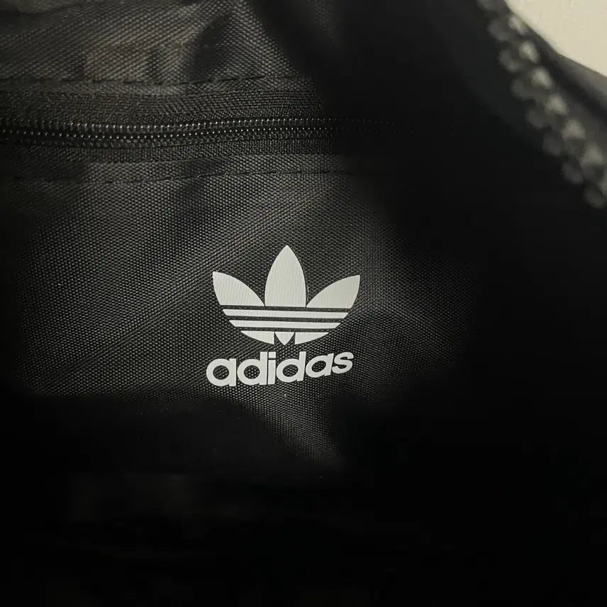 [SOLD OUT] 아디다스 블랙 숄더백 adidas black bag