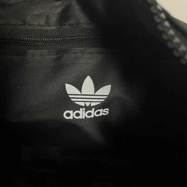 [SOLD OUT] 아디다스 블랙 숄더백 adidas black bag
