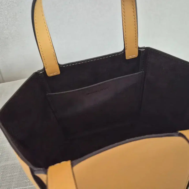 [SOLD OUT] 마이클코어스 토트백
