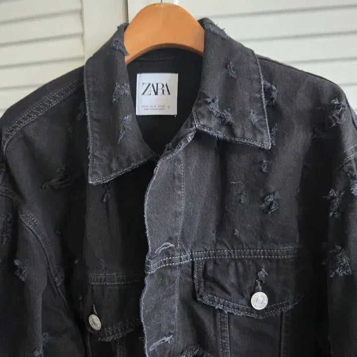 [BUNJANG] ZARA Black Damage Crop Denim Jacket / 자라 블랙 데미지 크롭 데님 자켓
