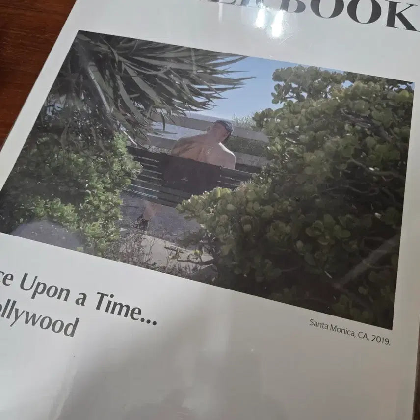 [BUNJANG] 류준열 아트 포스터북 Once Upon a Time in Hollywoo / 류준열 아트 포스터북 Once Upon a Time in Hollywoo