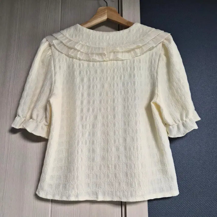 [BUNJANG] Lovely Big Collar Frill Blouse / [새상품] 러블리 빅카라 프릴 블라우스