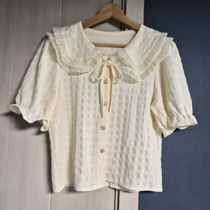 [BUNJANG] Lovely Big Collar Frill Blouse / [새상품] 러블리 빅카라 프릴 블라우스