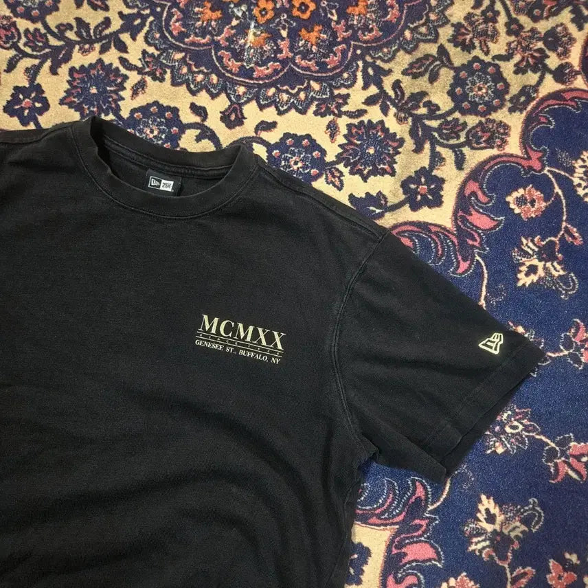 [BUNJANG] 뉴에라(NewEra) 100주년 기념 티셔츠 M size / 뉴에라(NewEra) 100주년 기념 티셔츠 M size