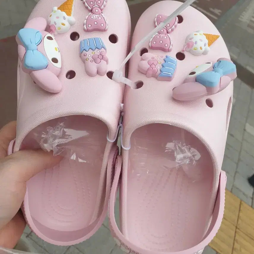 [SOLD OUT] 230 마이멜로디 지비츠 크록스 팝니다