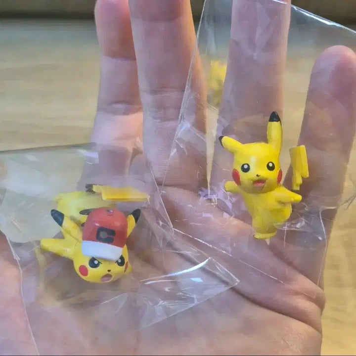 [BUNJANG] Pokemon Classic Gacha Pikachu Figure Set / 급처) 포켓몬 피규어 고전 가챠 피카츄 세트