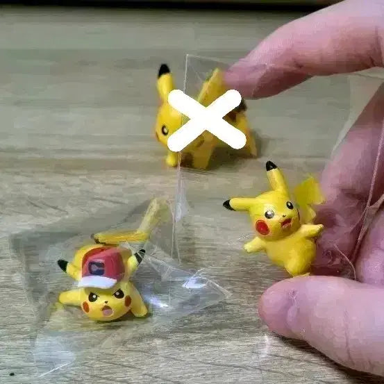 [BUNJANG] Pokemon Classic Gacha Pikachu Figure Set / 급처) 포켓몬 피규어 고전 가챠 피카츄 세트