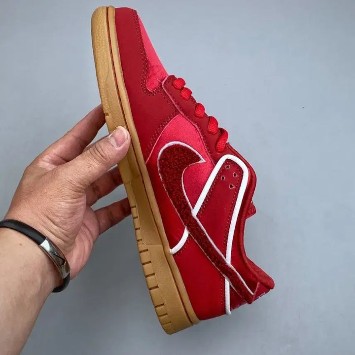 [BUNJANG] Nike Dunk SB Red Sneakers (Size 260) / 나이키 덩크 SB 레드 스니커즈 사이즈:260