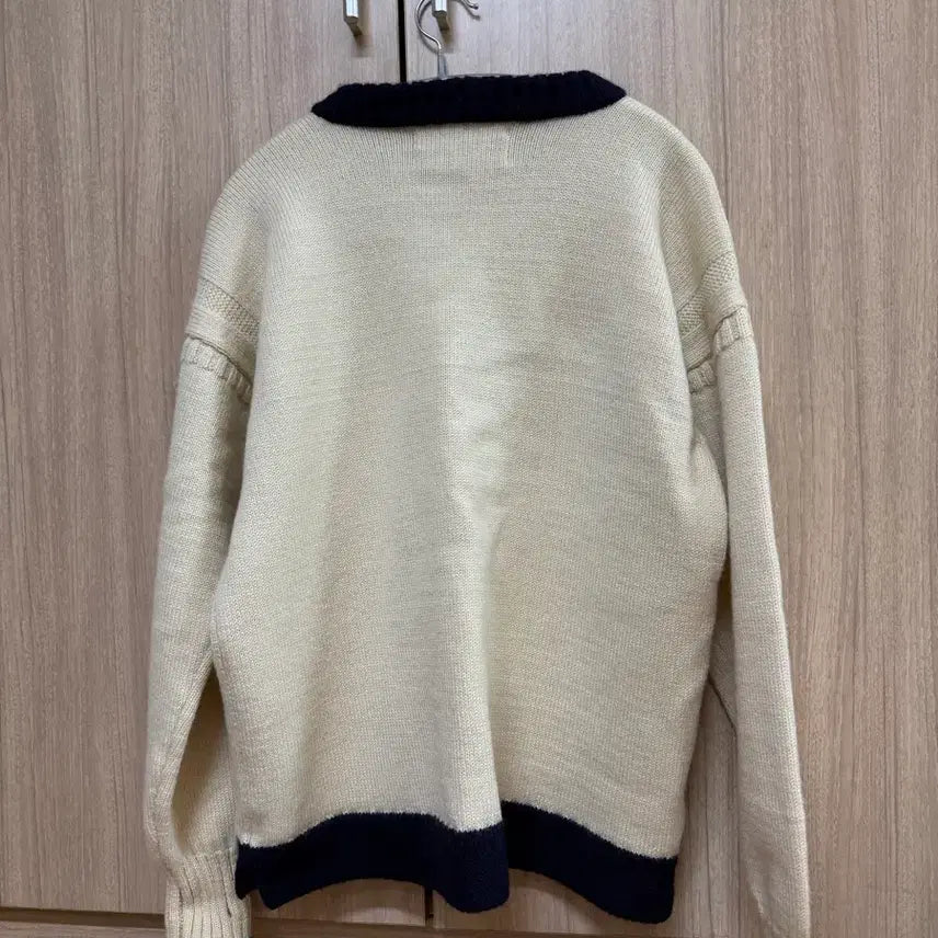 [BUNJANG] Gunjiulreunseon X OAM Collaboration Cardigan / 건지울른슨 X OAM 콜라보 42사이즈 가디건