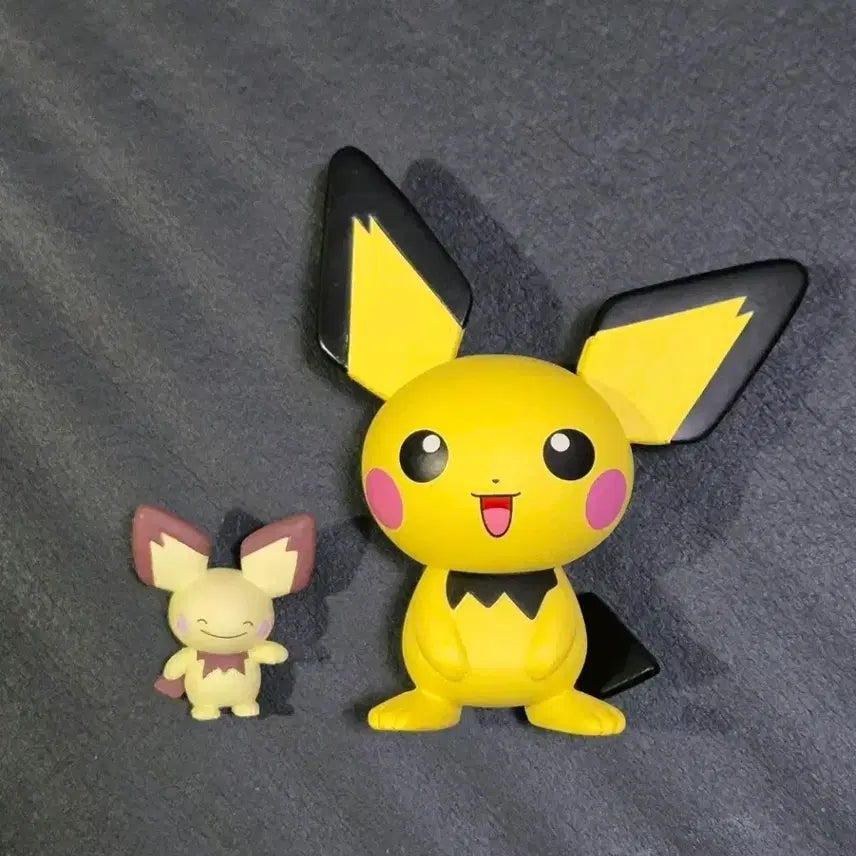 [BUNJANG] Pokemon Classic Gacha Figure Set: Ditto &amp; Pichu / 급처) 포켓몬 피규어 고전 가챠 메타몽 피츄 세트