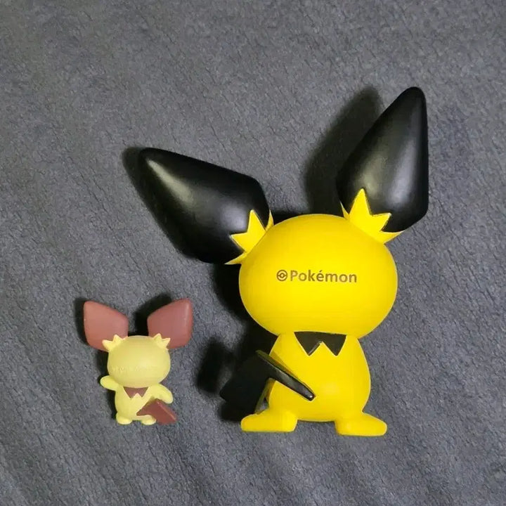 [BUNJANG] Pokemon Classic Gacha Figure Set: Ditto &amp; Pichu / 급처) 포켓몬 피규어 고전 가챠 메타몽 피츄 세트