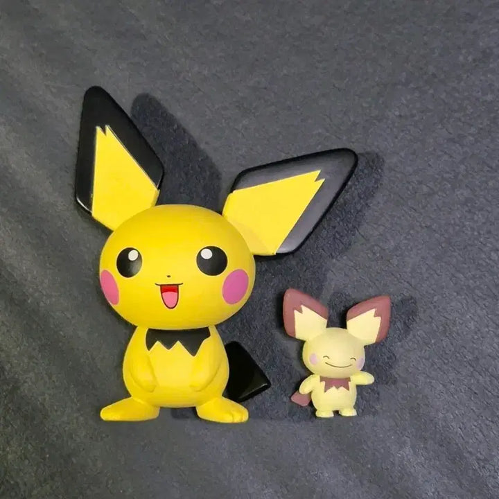 [BUNJANG] Pokemon Classic Gacha Figure Set: Ditto &amp; Pichu / 급처) 포켓몬 피규어 고전 가챠 메타몽 피츄 세트