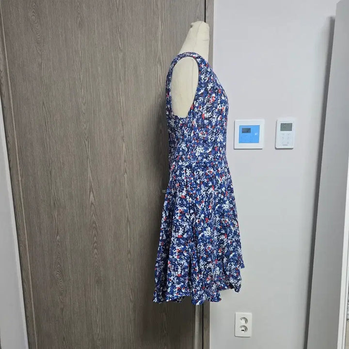 [BUNJANG] Lucky Chouette Flower Pattern Sleeveless Dress / 럭키슈에뜨 시원한 플라워패턴 민소매 원피스