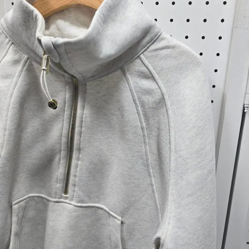 [SOLD OUT] 룰루레몬 반집업 크롭 맨투맨