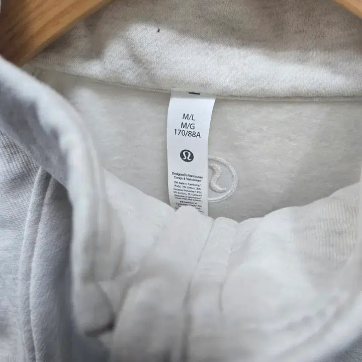 [SOLD OUT] 룰루레몬 반집업 크롭 맨투맨