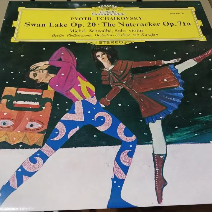 [BUNJANG] Tchaikovsky Swan Lake and Nutcracker Suite LP Album / 차이코프스키의 백조의 호수, 호두까기 인형 발레 모음곡 LP 음반이에요