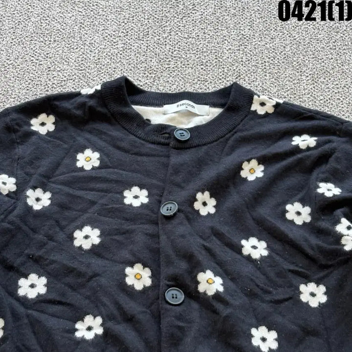 [SOLD OUT] 8seconds 검정 꽃무늬 가디건 M