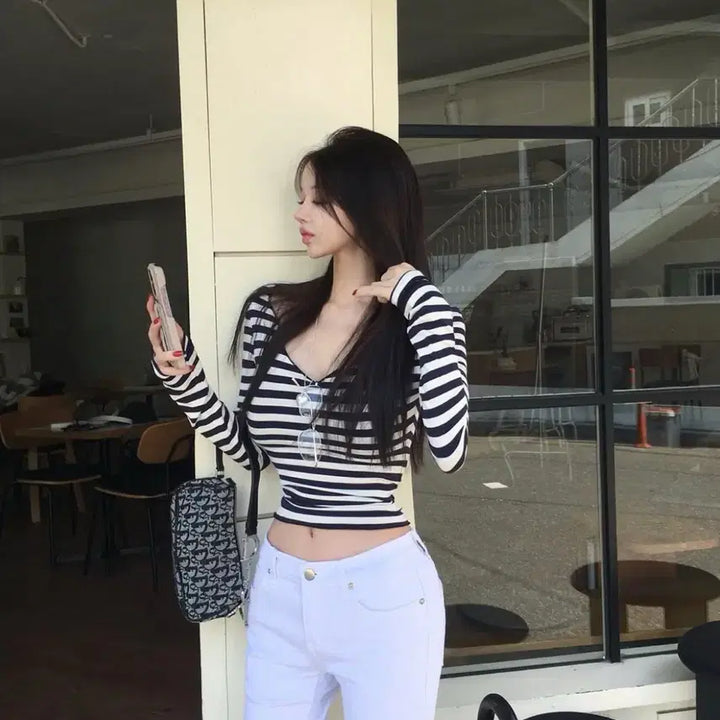 [BUNJANG] Holi Striped Slim Fit Long Sleeve T-shirt / 블랙) 홀리 단가라 유넥 긴팔티셔츠 슬림티 여리핏 이너티 에이블리