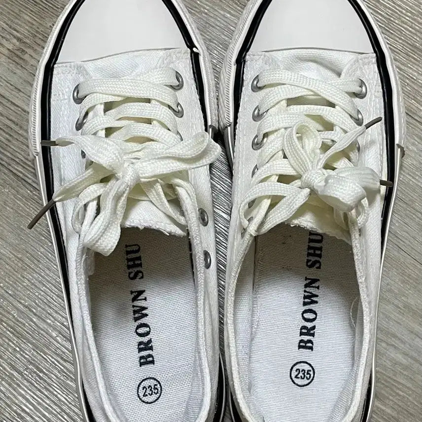 [BUNJANG] Brown Sugar Ivory Flats Size 235 / 브라운슈 아이보리 단화 235
