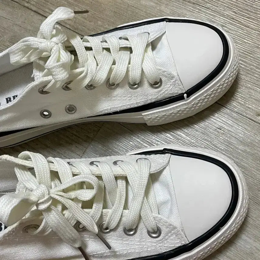 [BUNJANG] Brown Sugar Ivory Flats Size 235 / 브라운슈 아이보리 단화 235