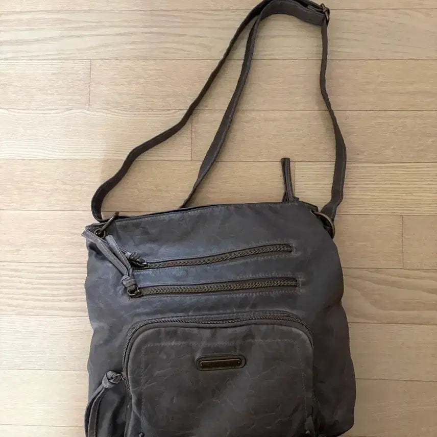 [BUNJANG] Stone&amp;Co Vintage Leather Backpack/Crossbody Bag / stone&amp;co  뱀파이어 다이어리 빈티지 가죽 스타일 백팩 / 크로스백