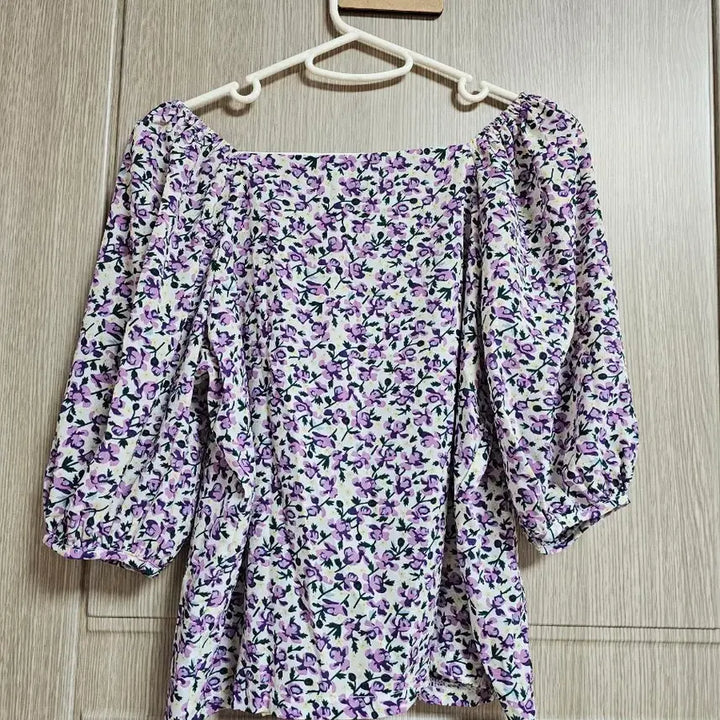 [SOLD OUT] 파파야 예쁜 라벤더 퍼프 블라우스(새거)저렴하게