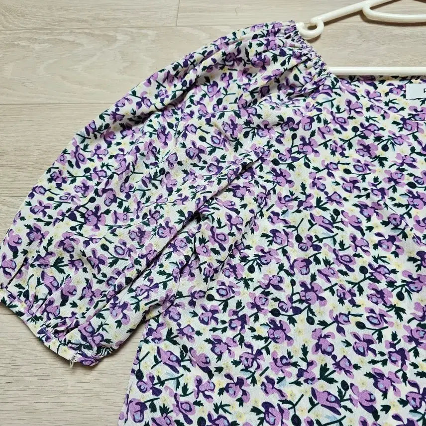 [SOLD OUT] 파파야 예쁜 라벤더 퍼프 블라우스(새거)저렴하게