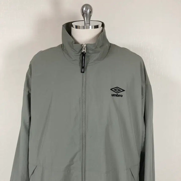 [BUNJANG] Umbro Unisex Classic Warm-up Jacket Size 105 / 엄브로 남녀공용클래식웜업자켓105 호호상점