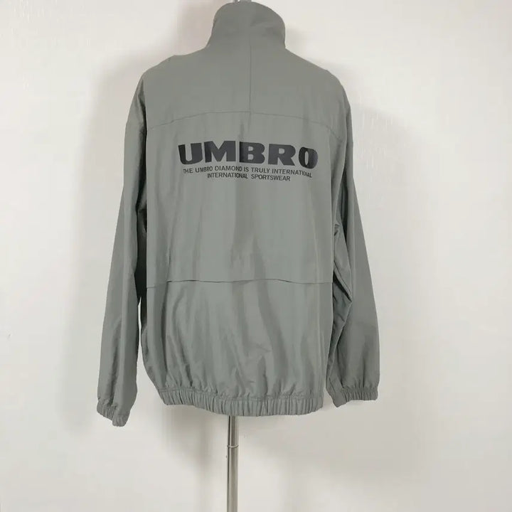 [BUNJANG] Umbro Unisex Classic Warm-up Jacket Size 105 / 엄브로 남녀공용클래식웜업자켓105 호호상점
