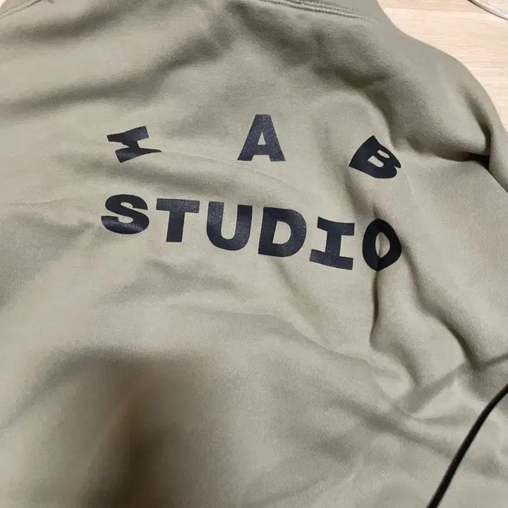 [BUNJANG] Iapp Studio Hoodie Olive Khaki / 아이앱스튜디오 후드티 올리브 카키