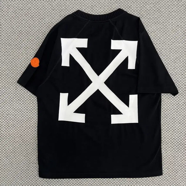 [BUNJANG] Moncler Off-White Arrow Logo Short Sleeve T-Shirt / [M]몽클레어 오프화이트 반팔티