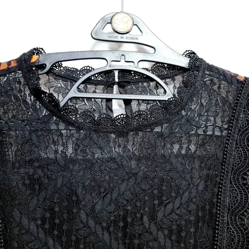 [BUNJANG] M-Sense Black Lace Short-Sleeve Blouse / 미센스 블랙 레이스 반팔 블라우스